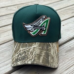 New Era Anaheim Angles, 40th Season, Green & Camo SnapBack Hat OSFA Men’s